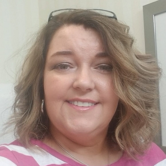 Meet your Posher, Donna - Picture 2 of 3